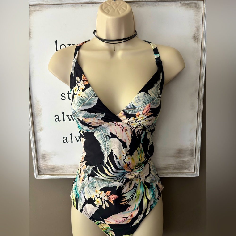 Gorgeous Tropical Floral One Piece w Open Lace Up Tie Back Swimsuit by Danskin 8